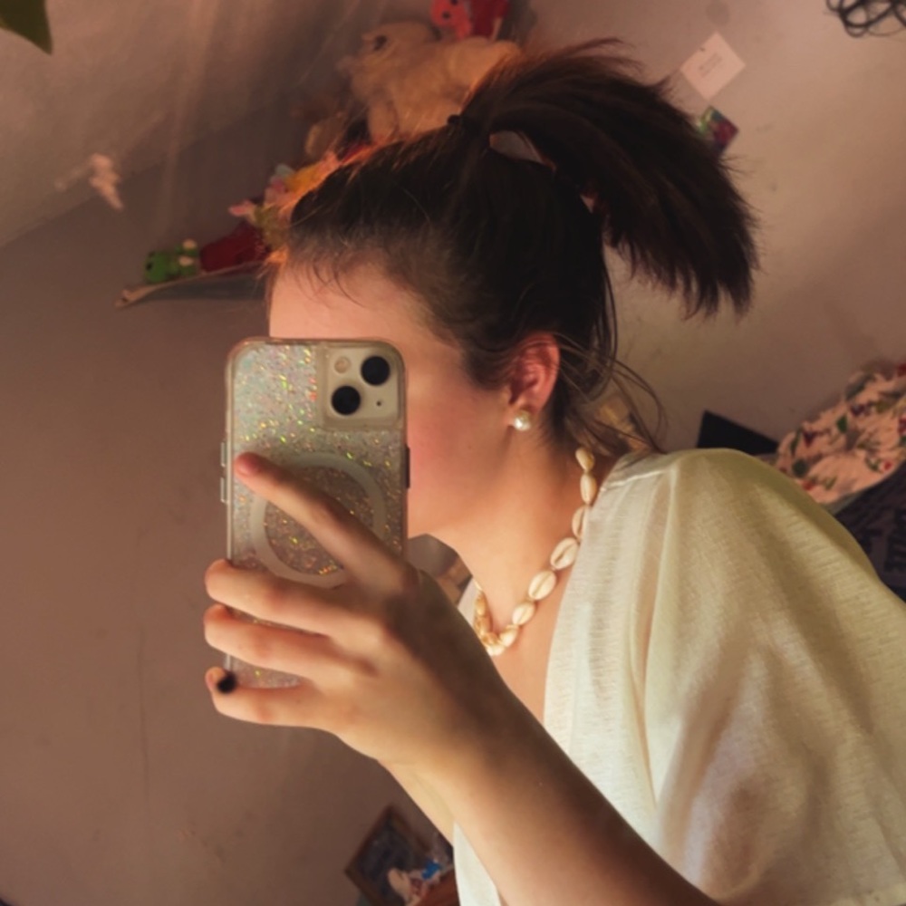 Meet your Posher, Chloe